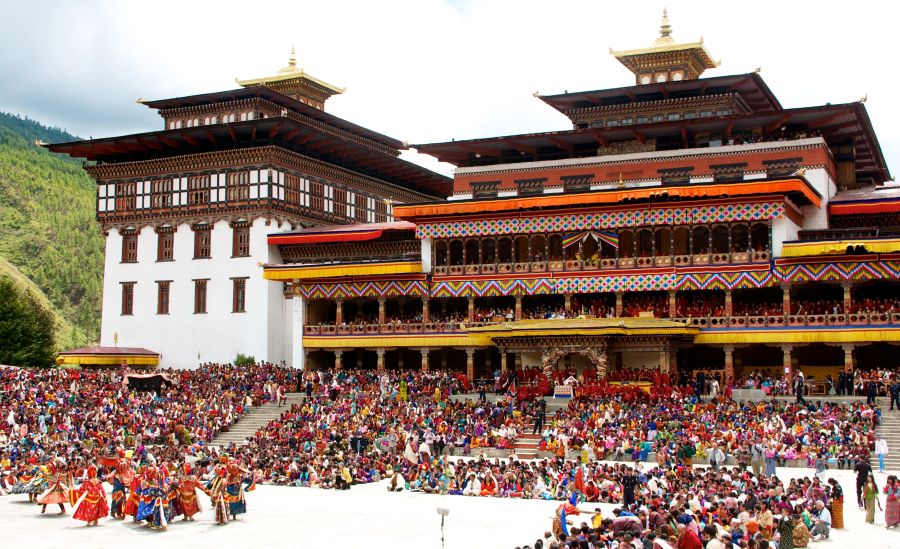 Bhutan Tsechu Thimphu Festplatz ChenchoIMG 3498 900x600
